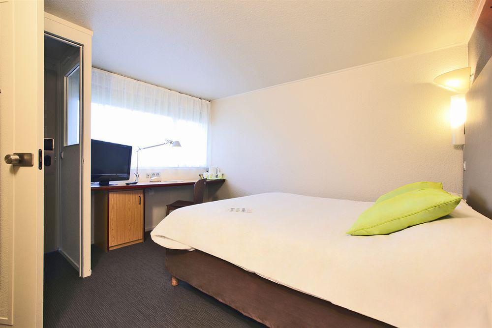 Campanile Lyon Nord - Ecully Hotel Eksteriør billede